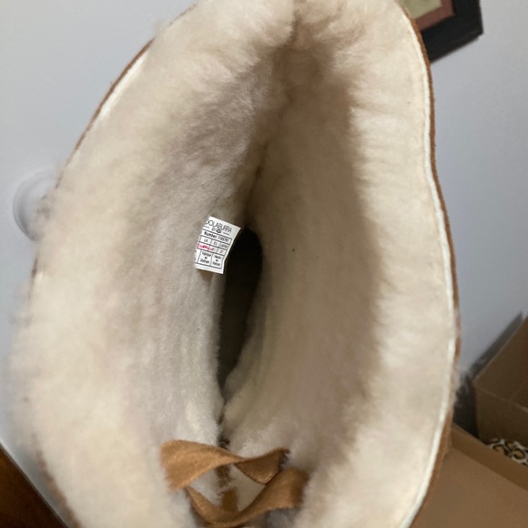 Andrah Boots by Koolaburra by Ugg - Picture 6 of 9